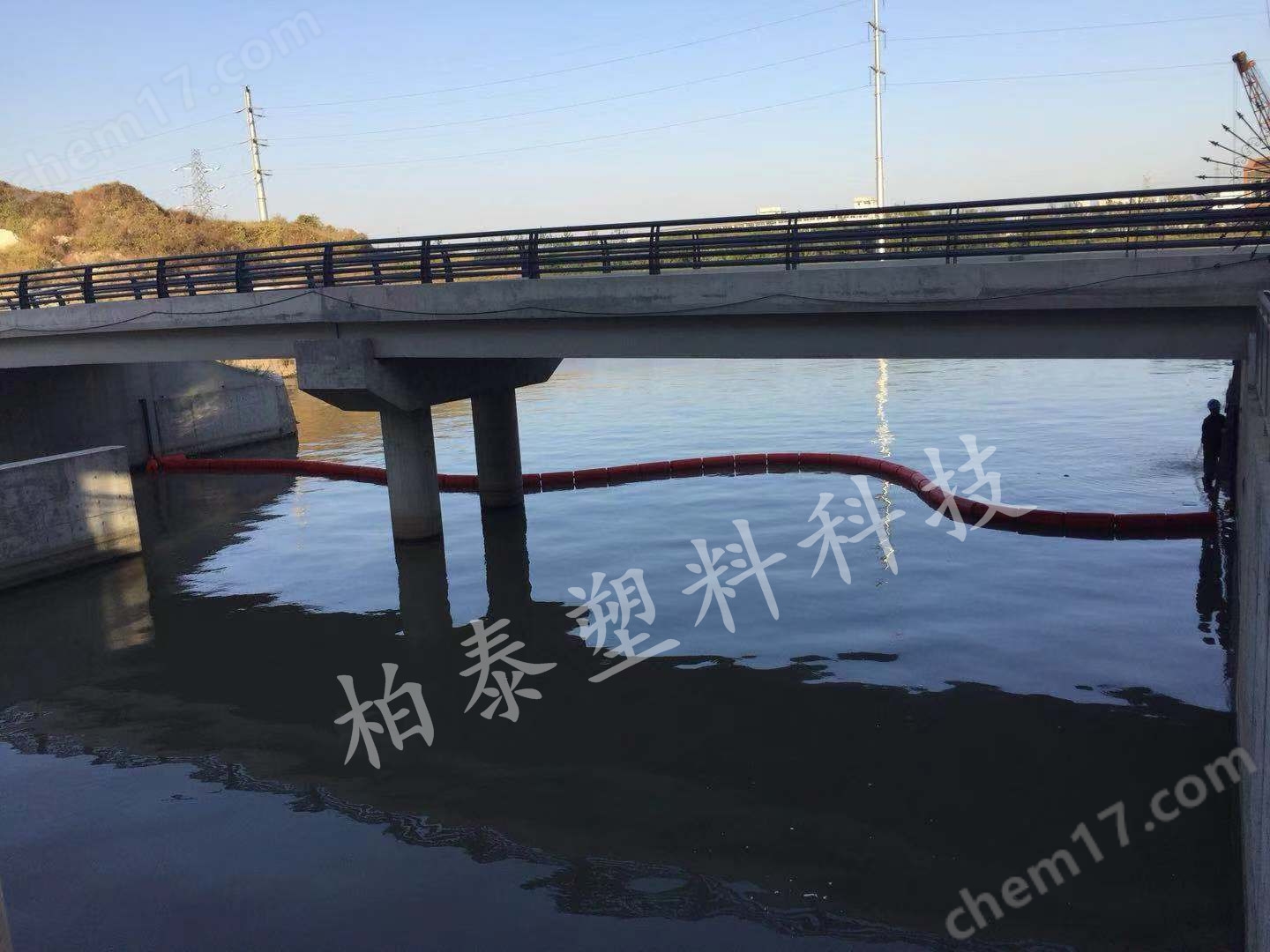 支流河道拦截浮体